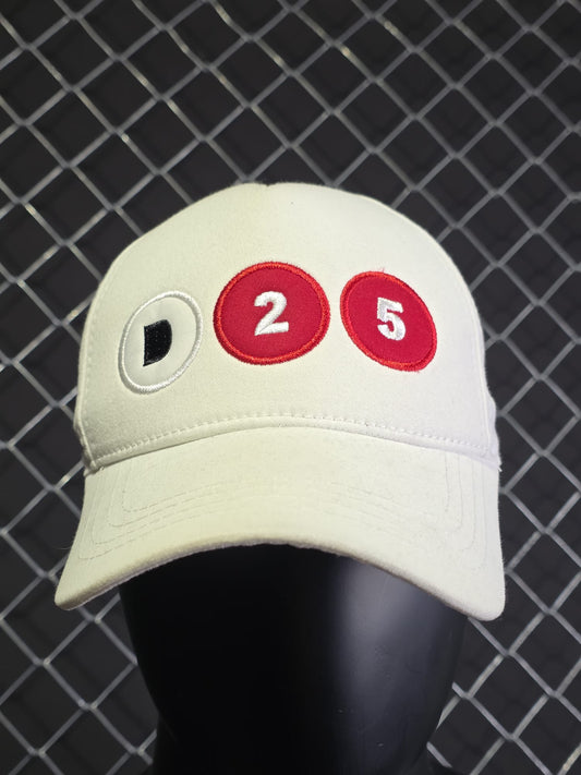 Gorra Dsquared2 blanco logo rojo
