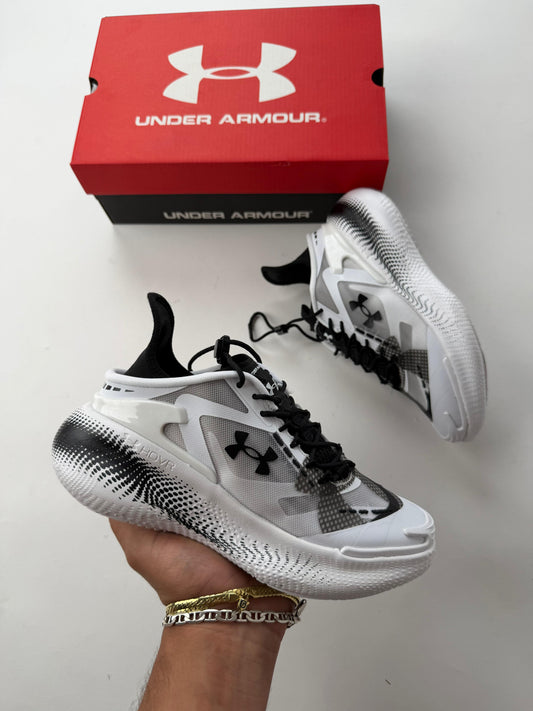 Under Armour Blancos detalles negros
