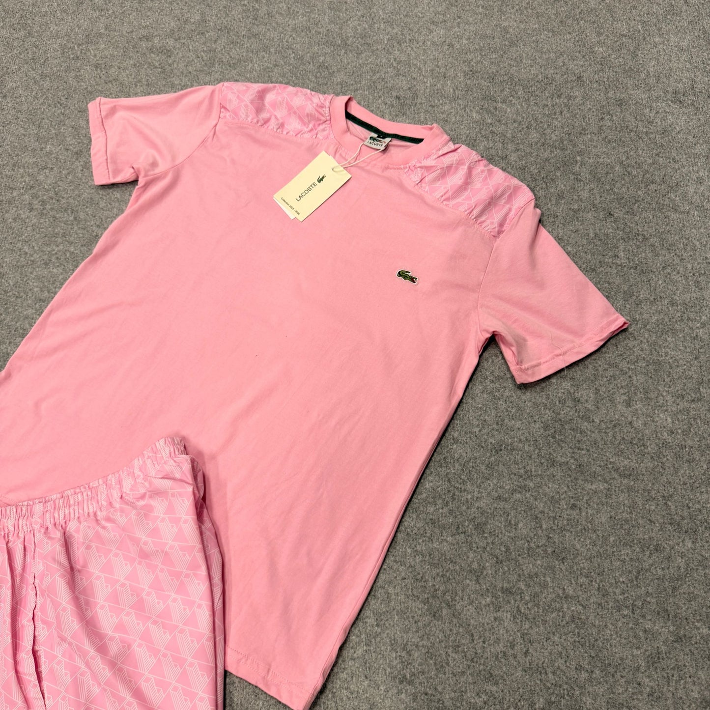 Conjunto lacoste rosa logo verde