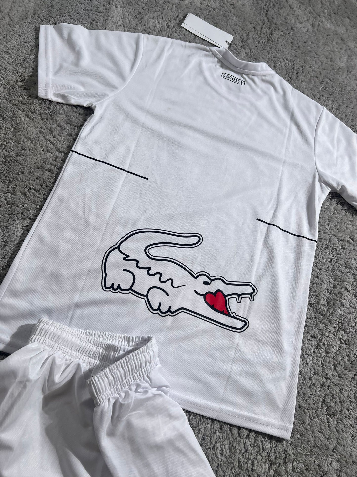 Conjunto corto lacoste blanco logo verde logo en espalda
