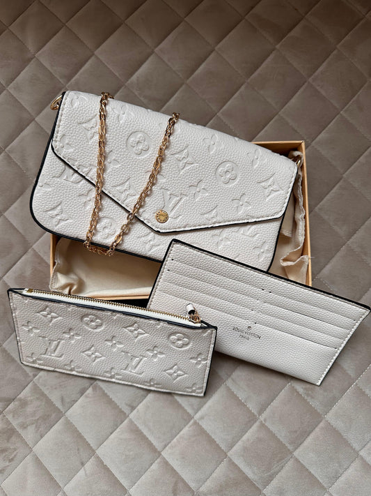 Bolso LV blanco logo dorado Pochette Félicie