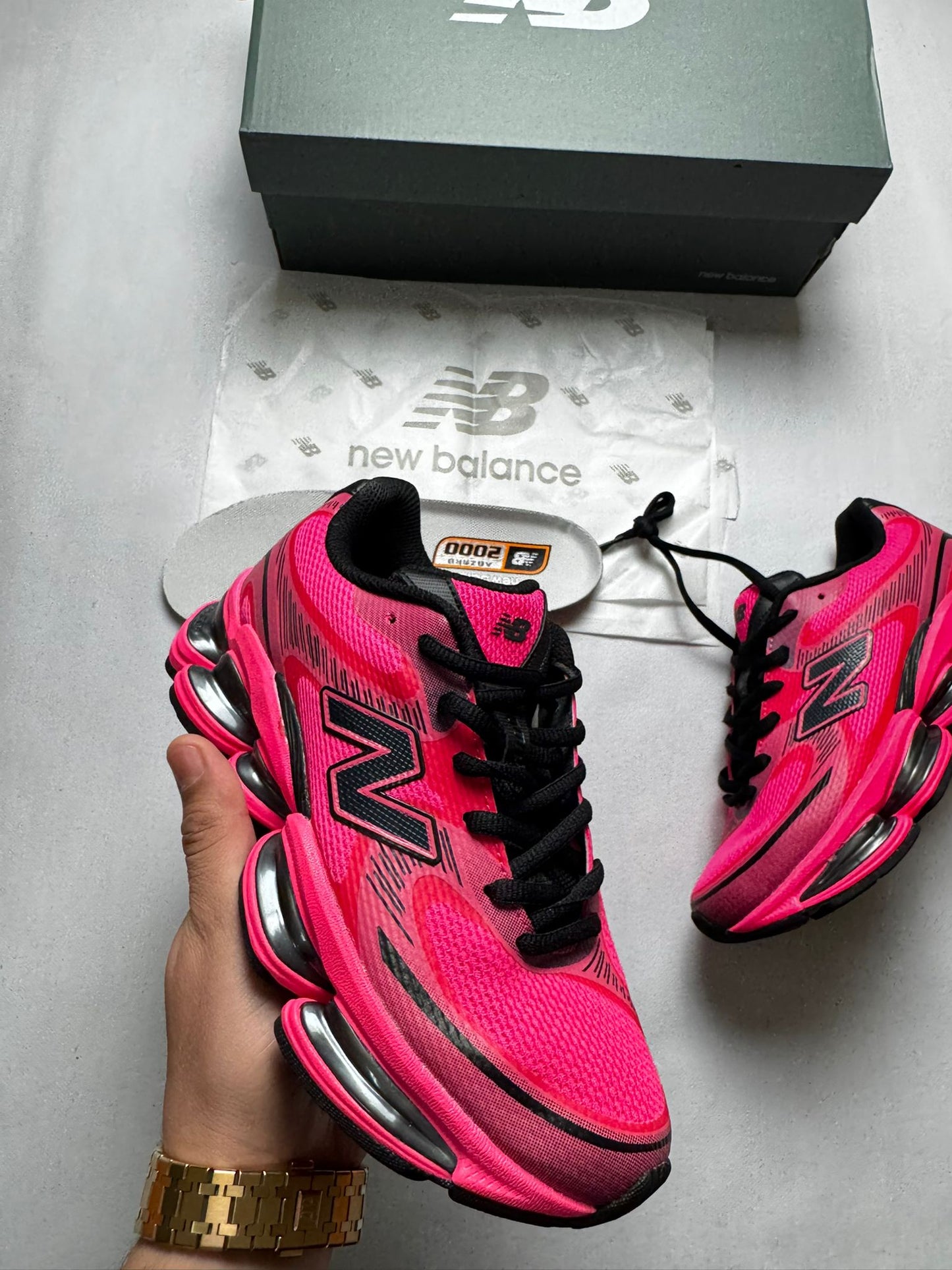 New Balance 2000 rosas detalles negros