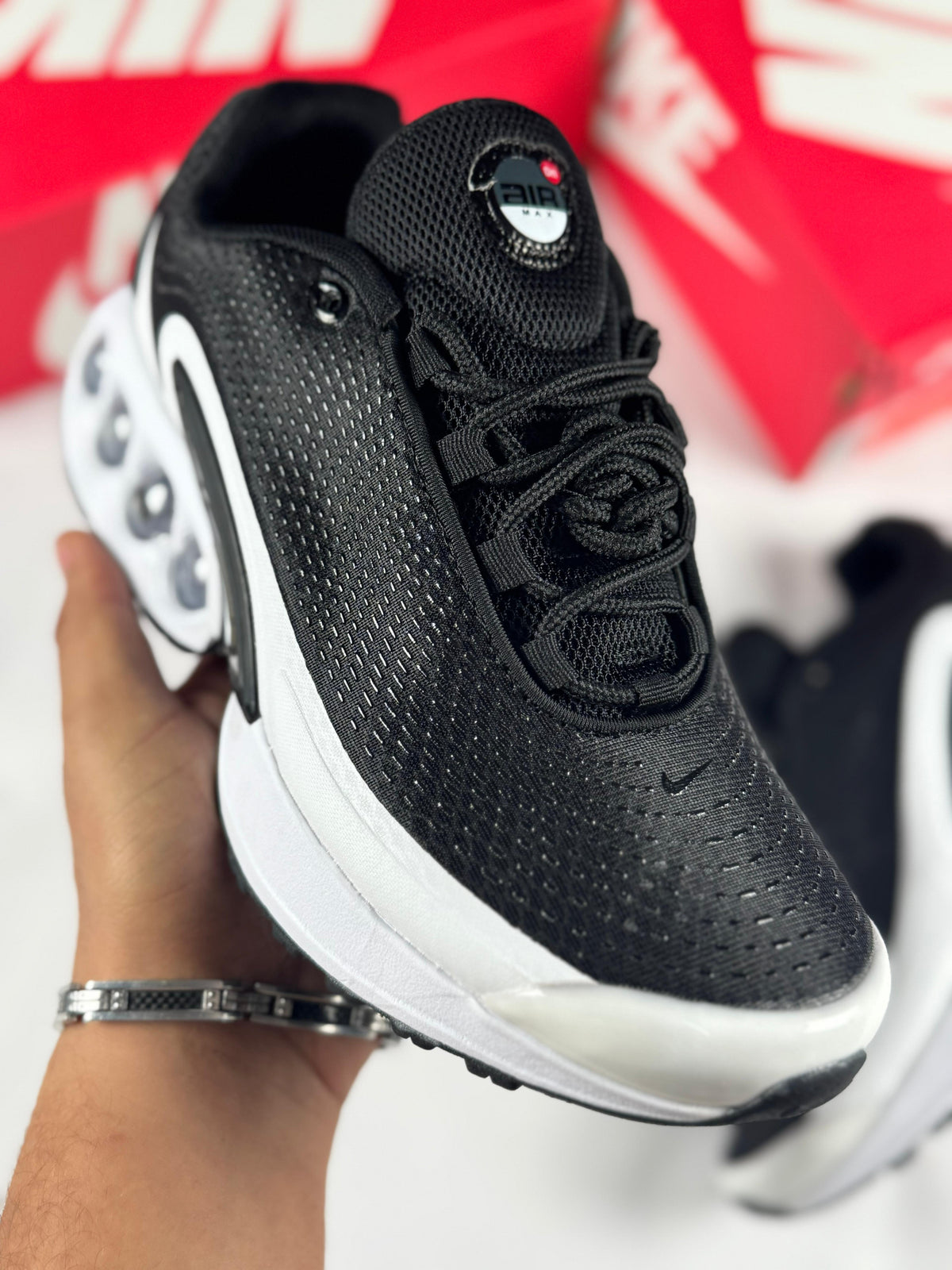 Nike TN DN negras y blancas