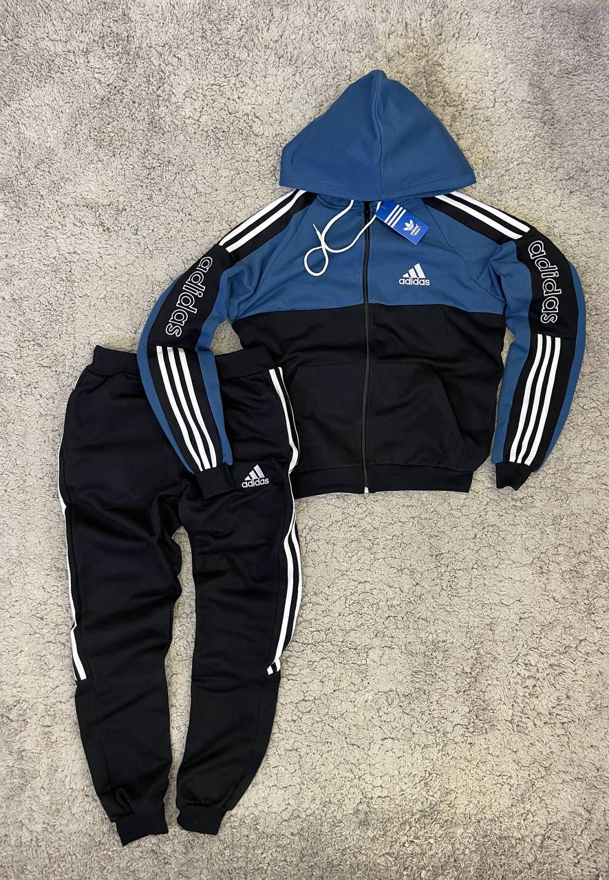 CHANDAL ADIDAS NEGRO Y AZUL MARINO LOGO BLANCO