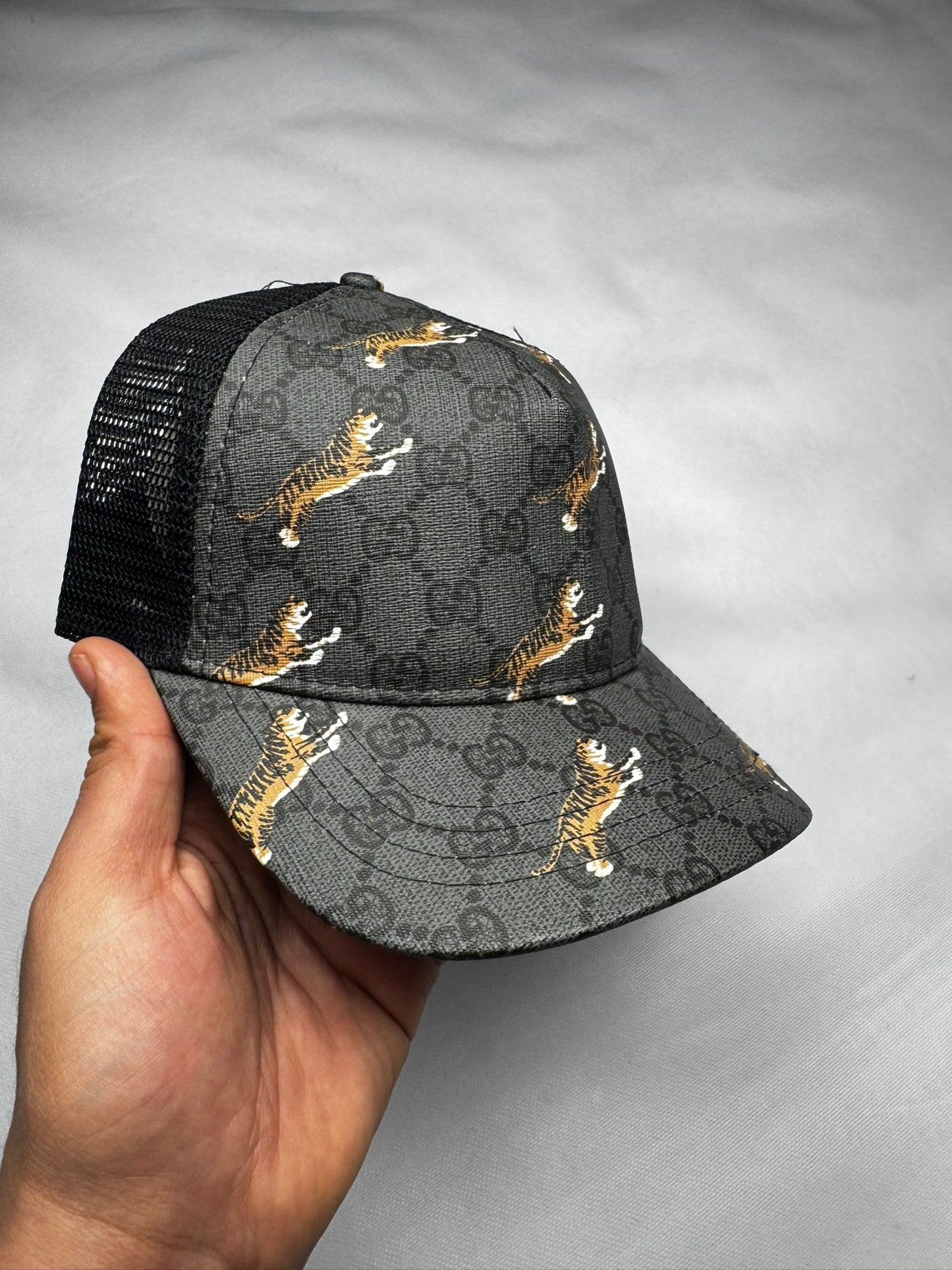 Gorra gucci gris logos tigre
