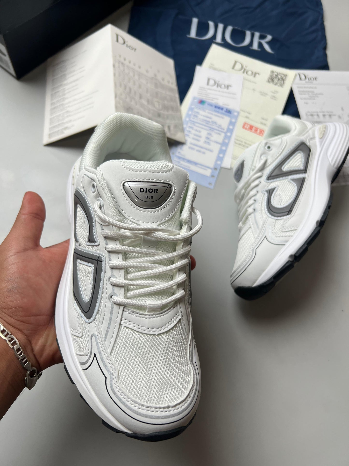 Dior B30 blancas logo gris detalles negros