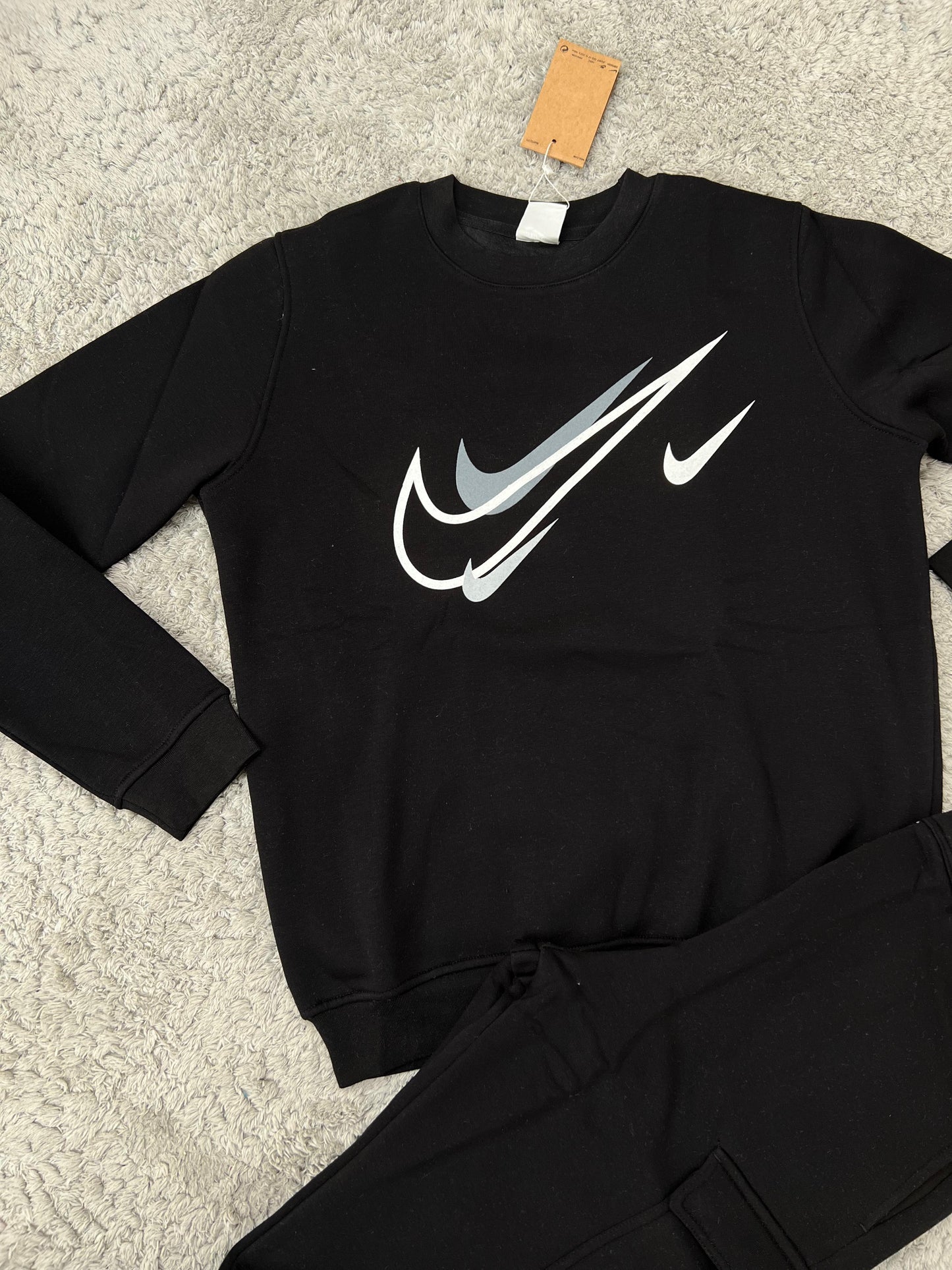 Chandal nike negro logos en medio