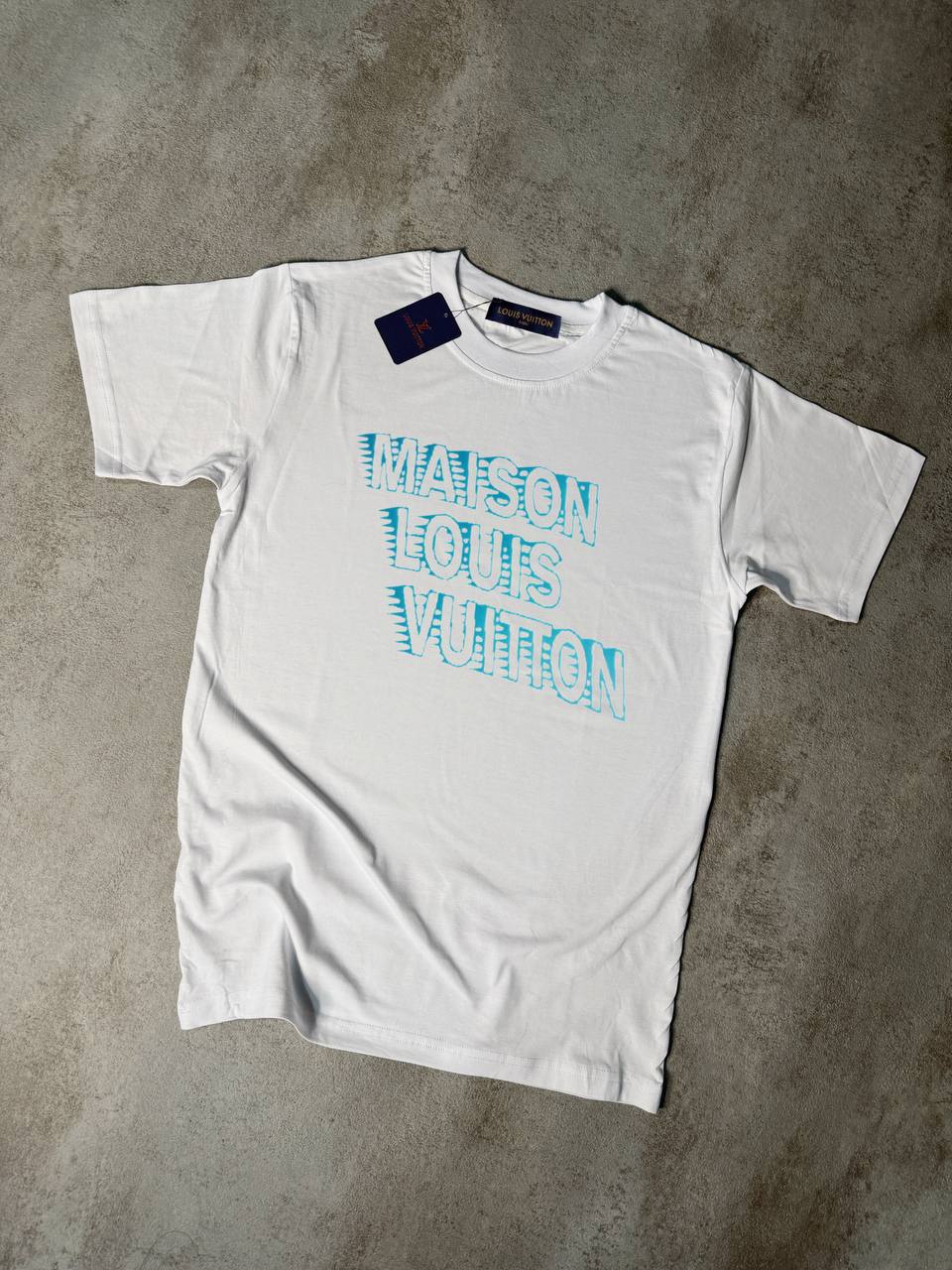 Camiseta LV blanco logo blanco contorno azul