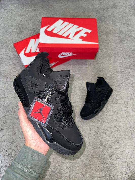JORDAN 4 NEGRAS