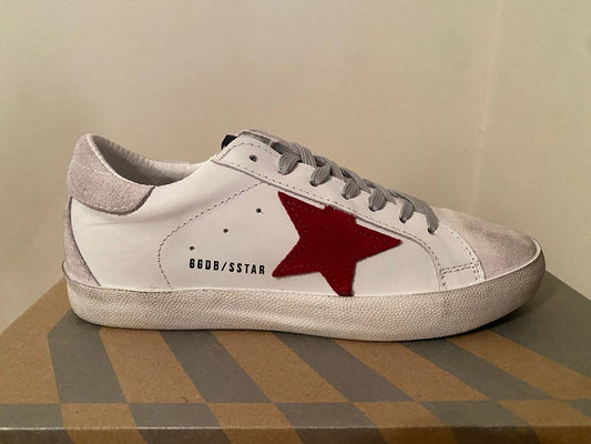 GOLDEN GOOSE BLANCAS LOGO ROJO