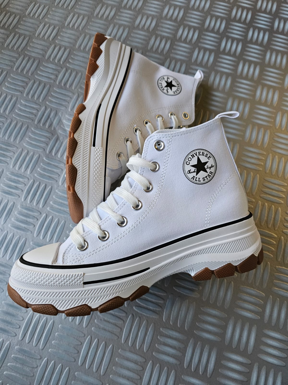 Convers new blanca