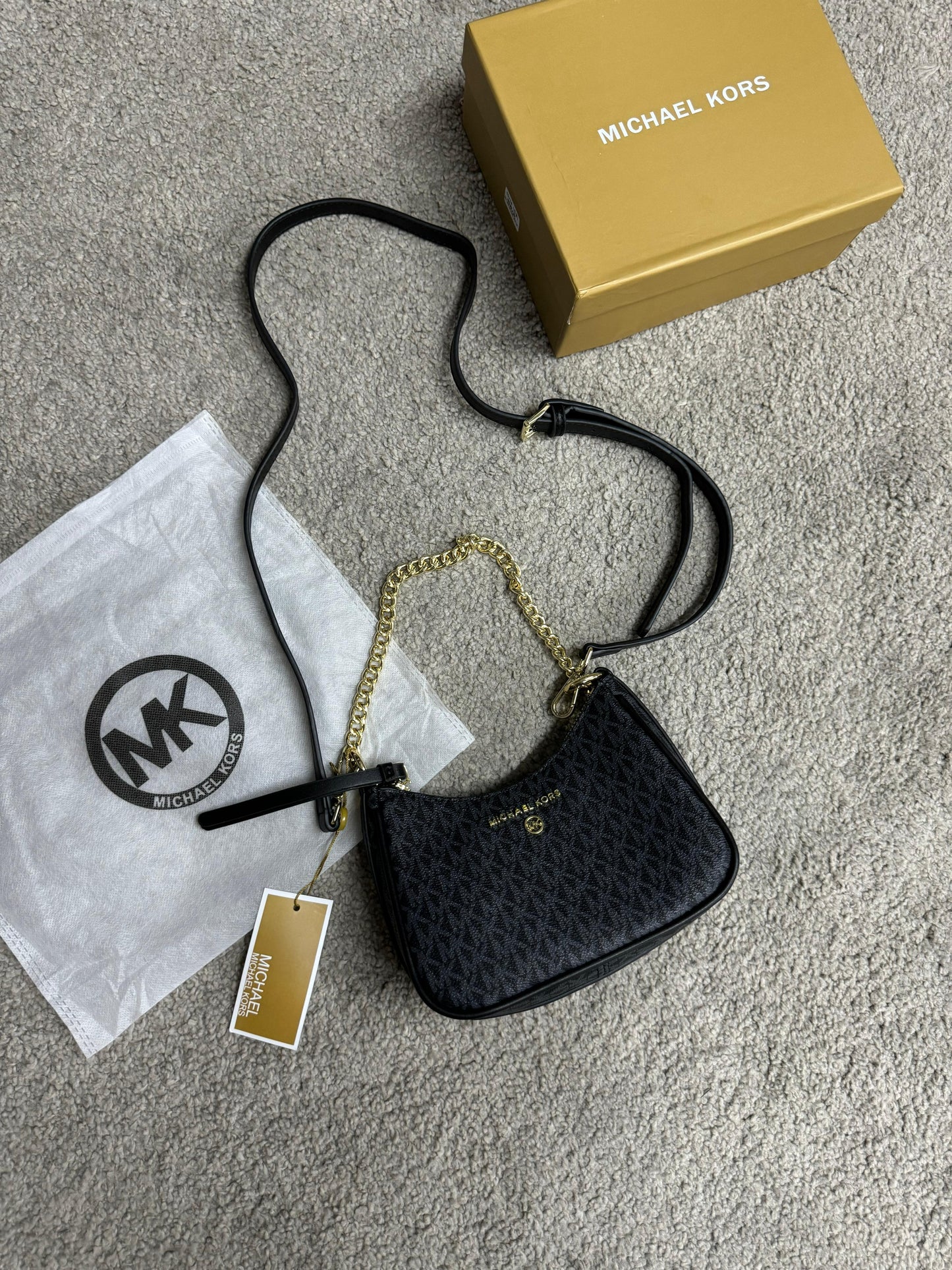 Bolso Mickael Kors negro logo gris