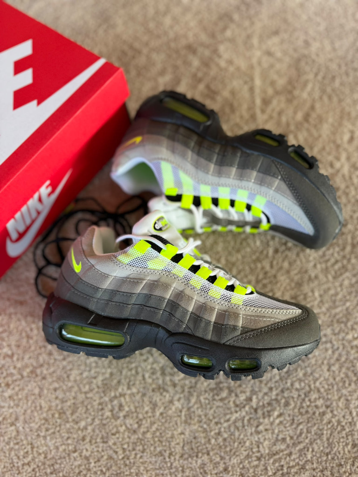 Air max 95 tricolor logo fluor