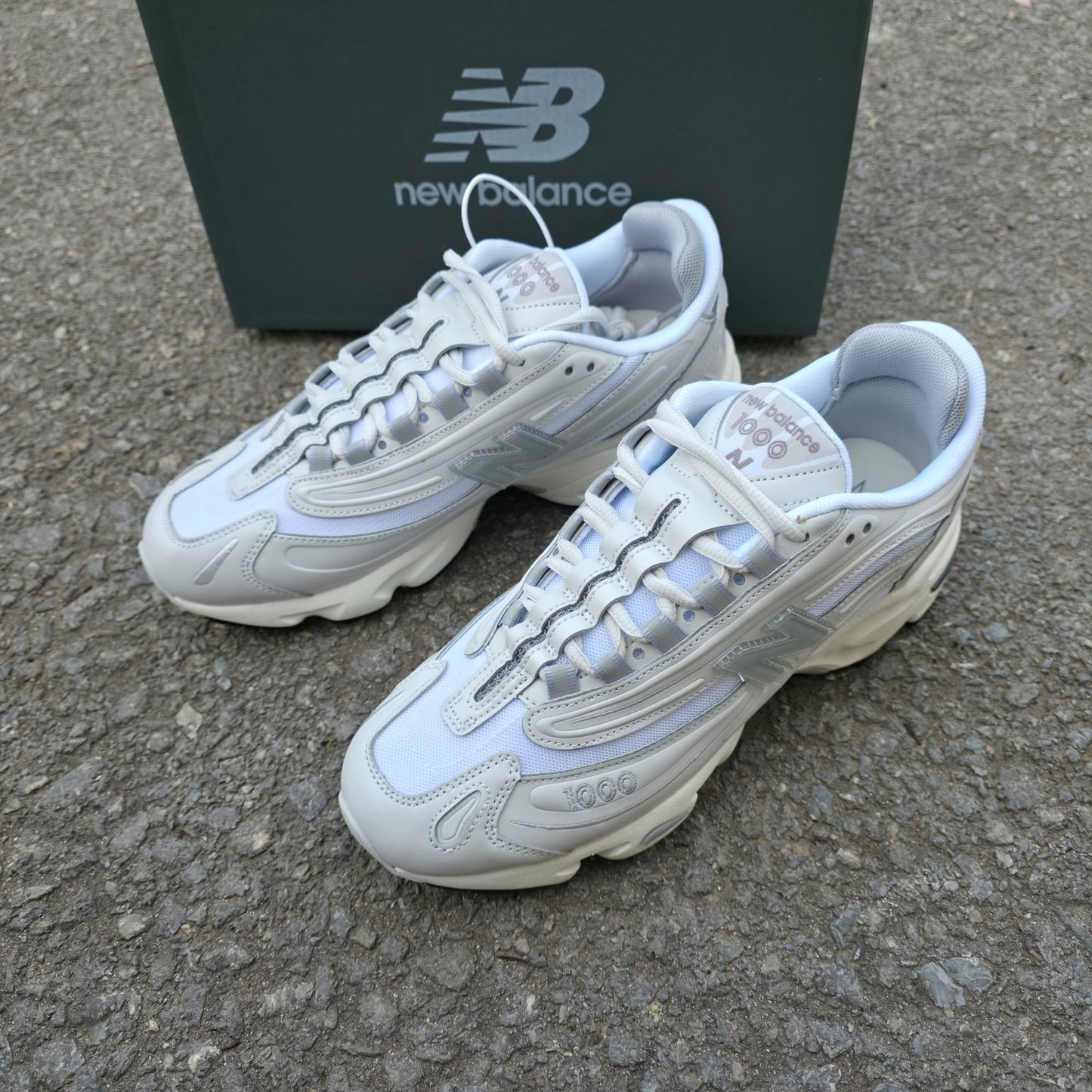 New balance 1000 blanco logo gris