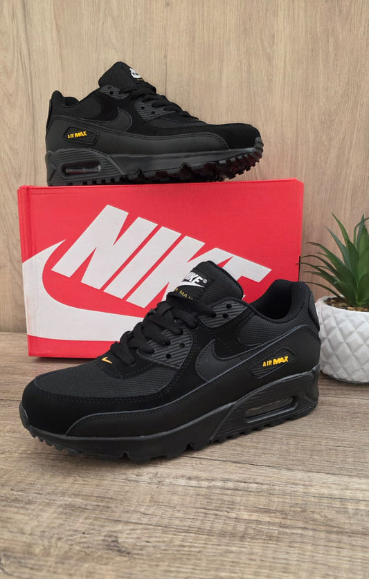 Air max 90 negra logo air max oro