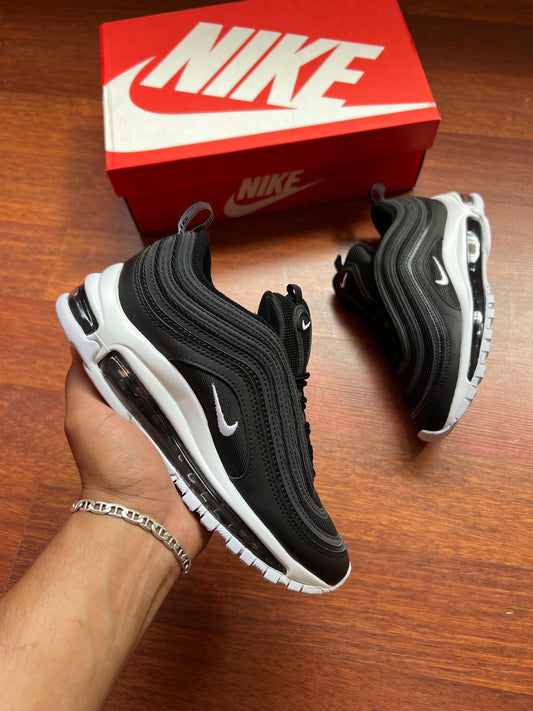Air Max 97 negras logo blanco
