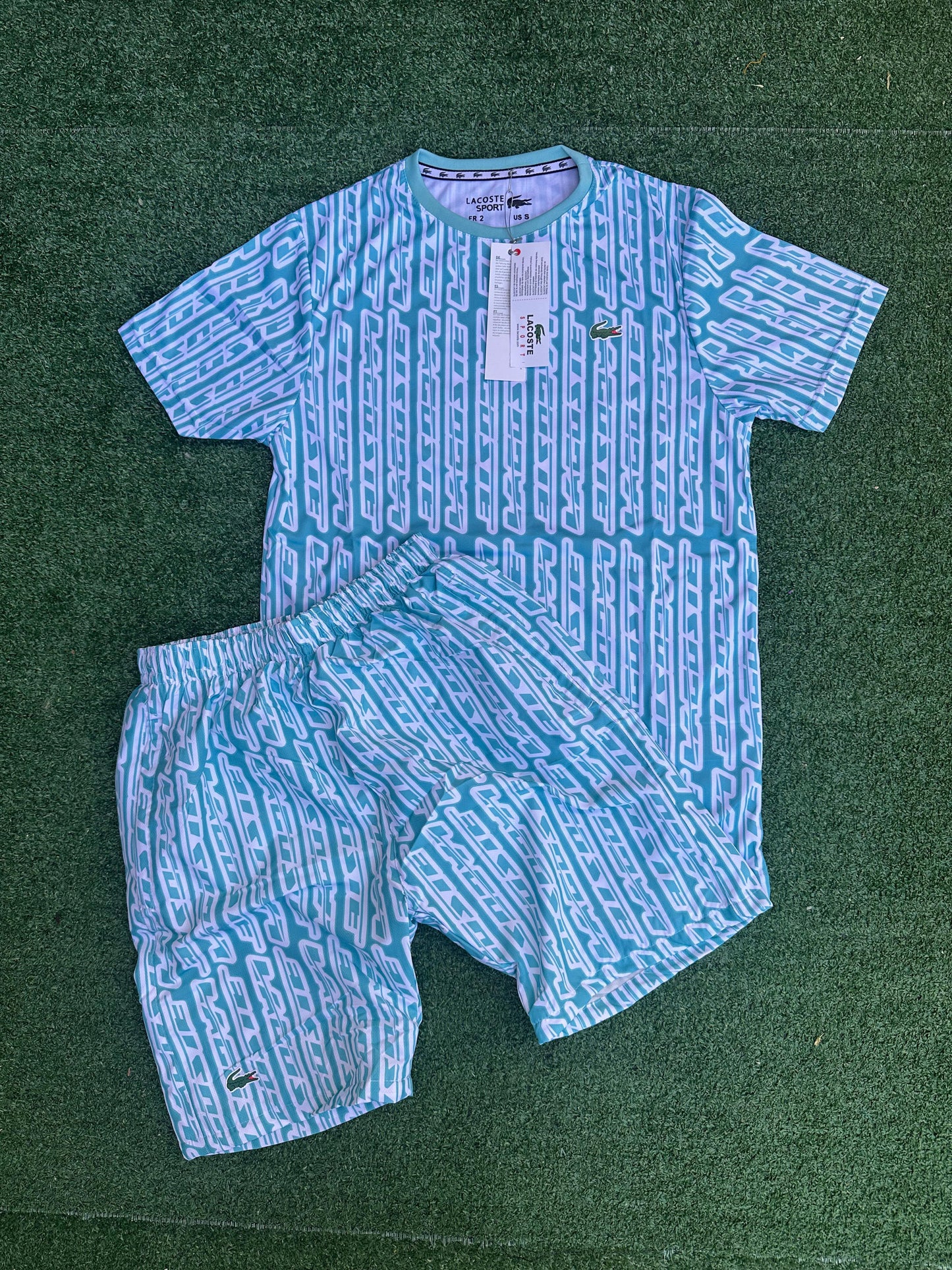 Conjunto corto lacoste azul y blanco logo verde