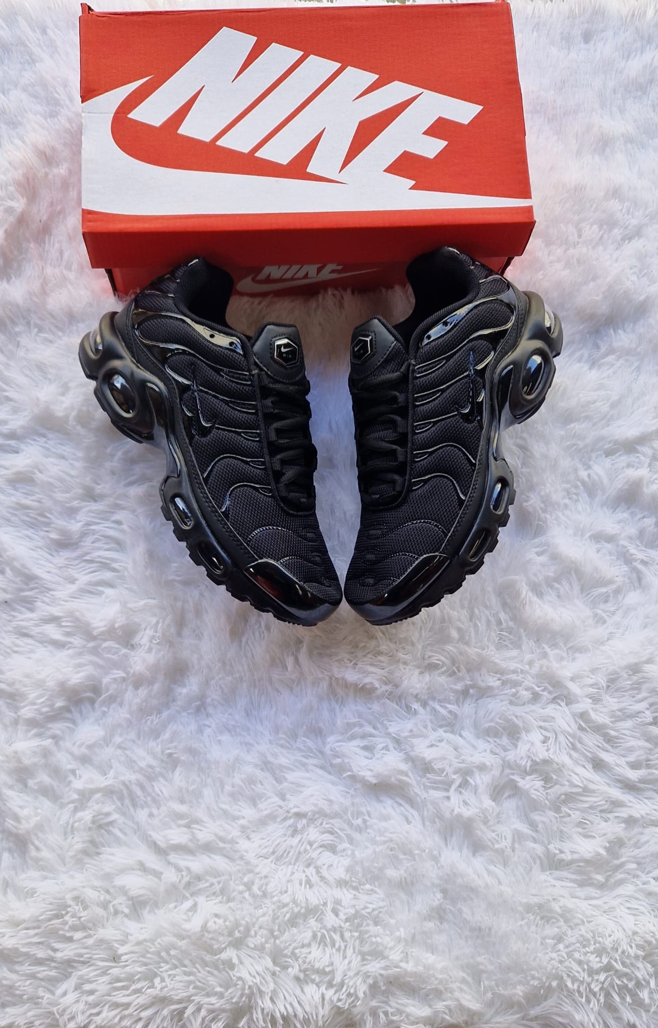 Nike tn shop rojas y negras