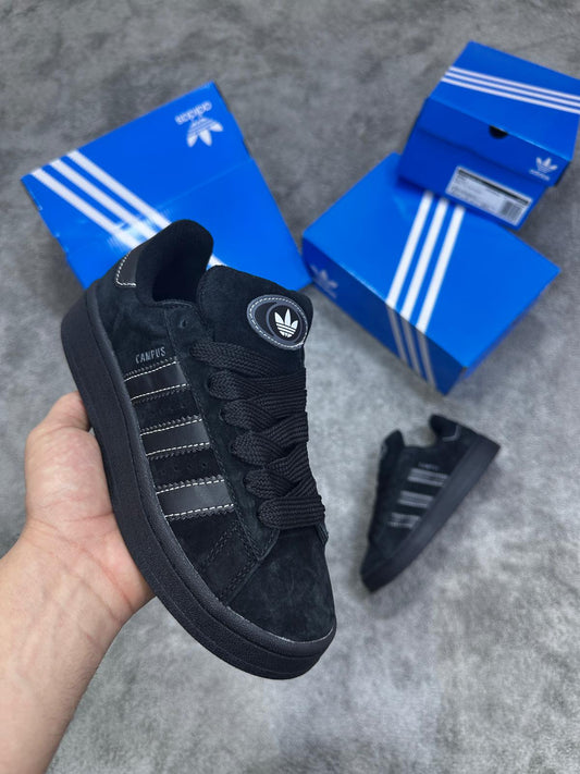 Adidas campus negras logo blanco