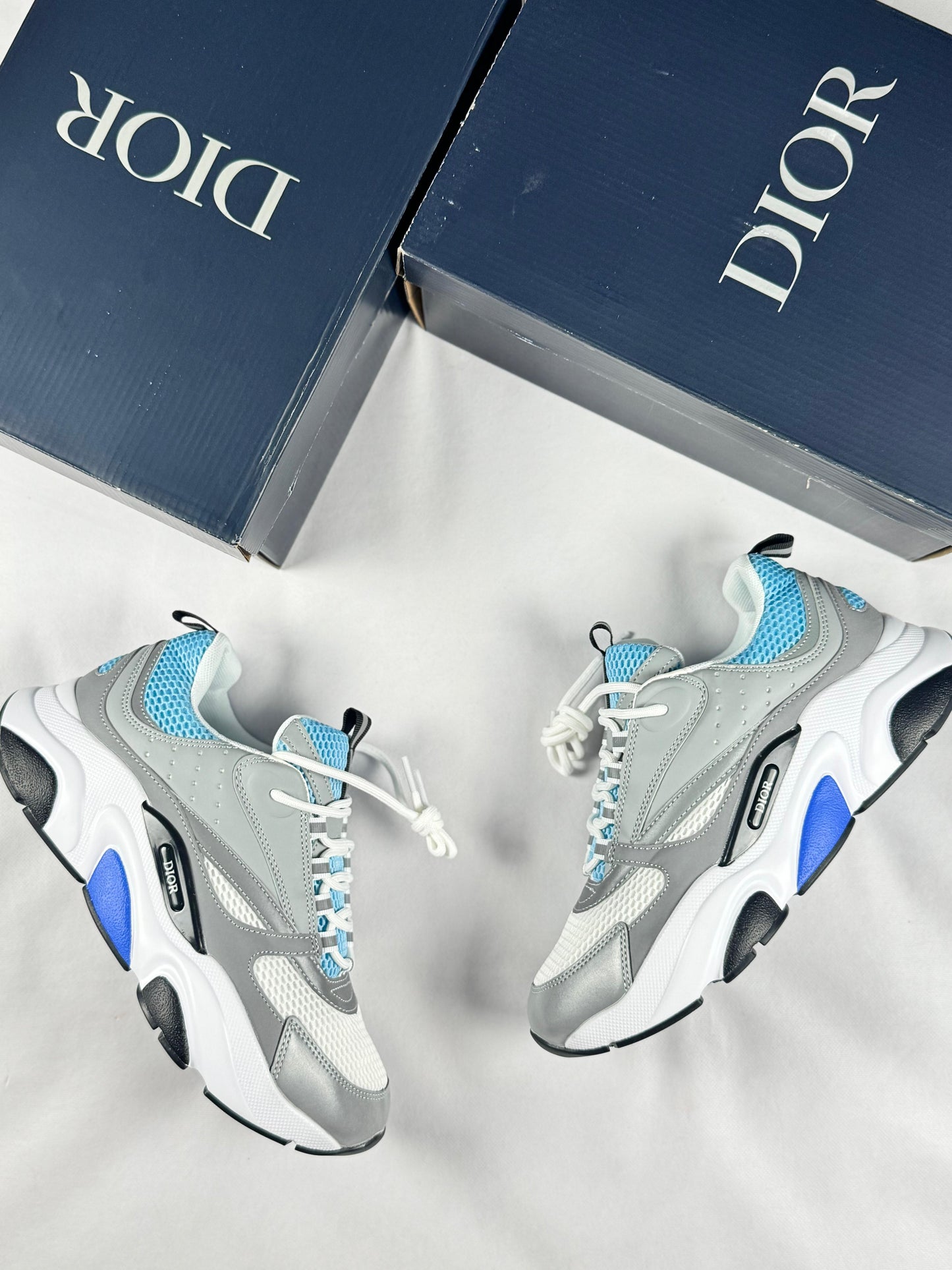Dior b22 blancas grises detalles azules