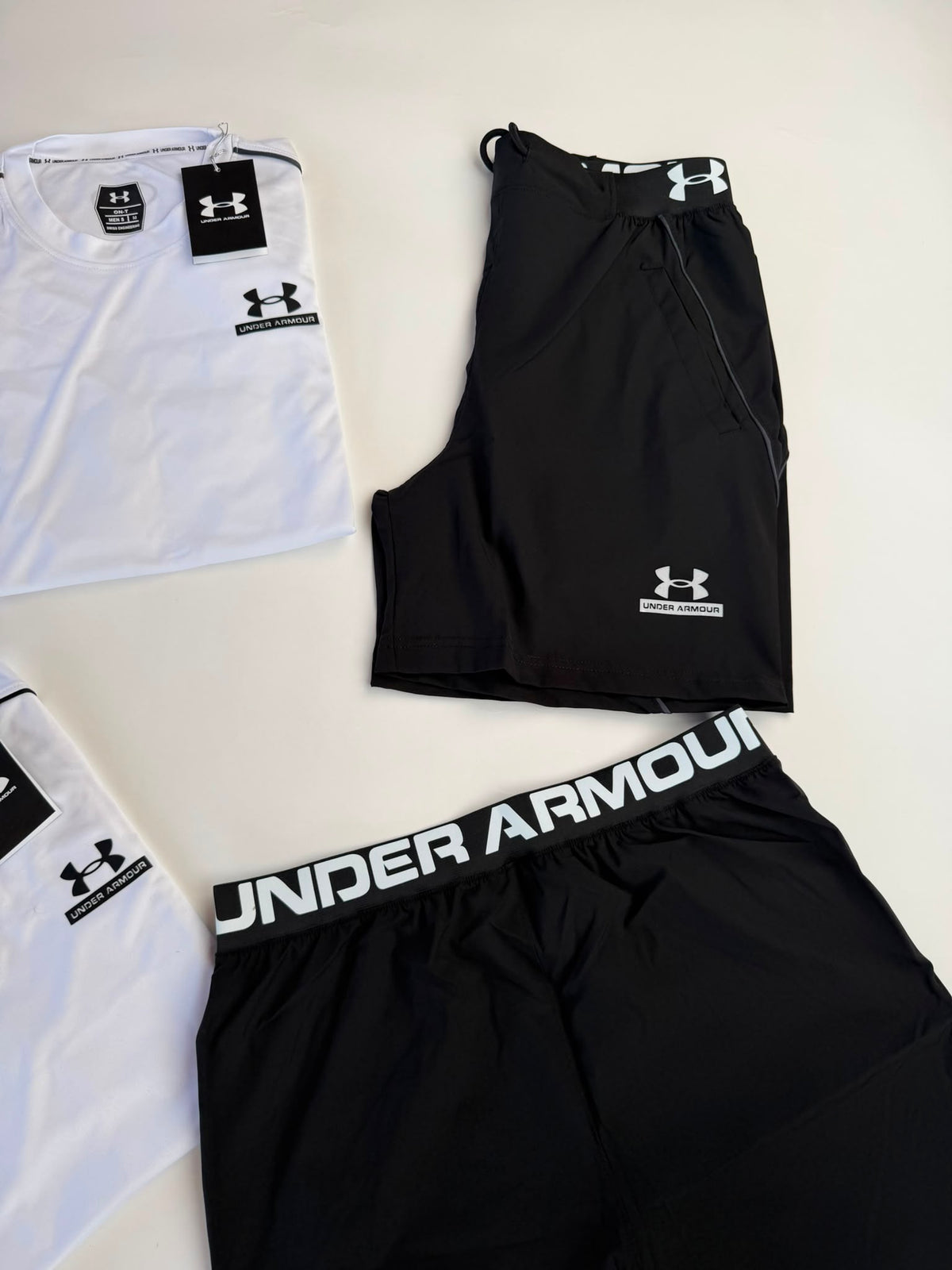 Conjunto corto under armour blanco logo negro