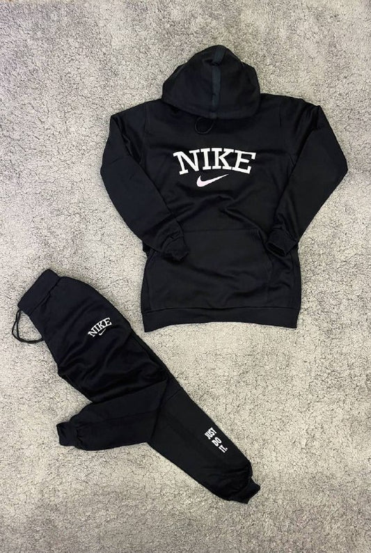 CHANDAL NIKE NEGRO LOGO BLANCO