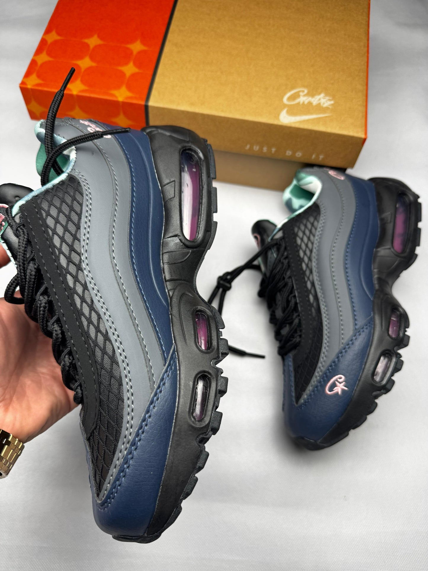 Air max 95 tricolor x Corteiz logo rosa