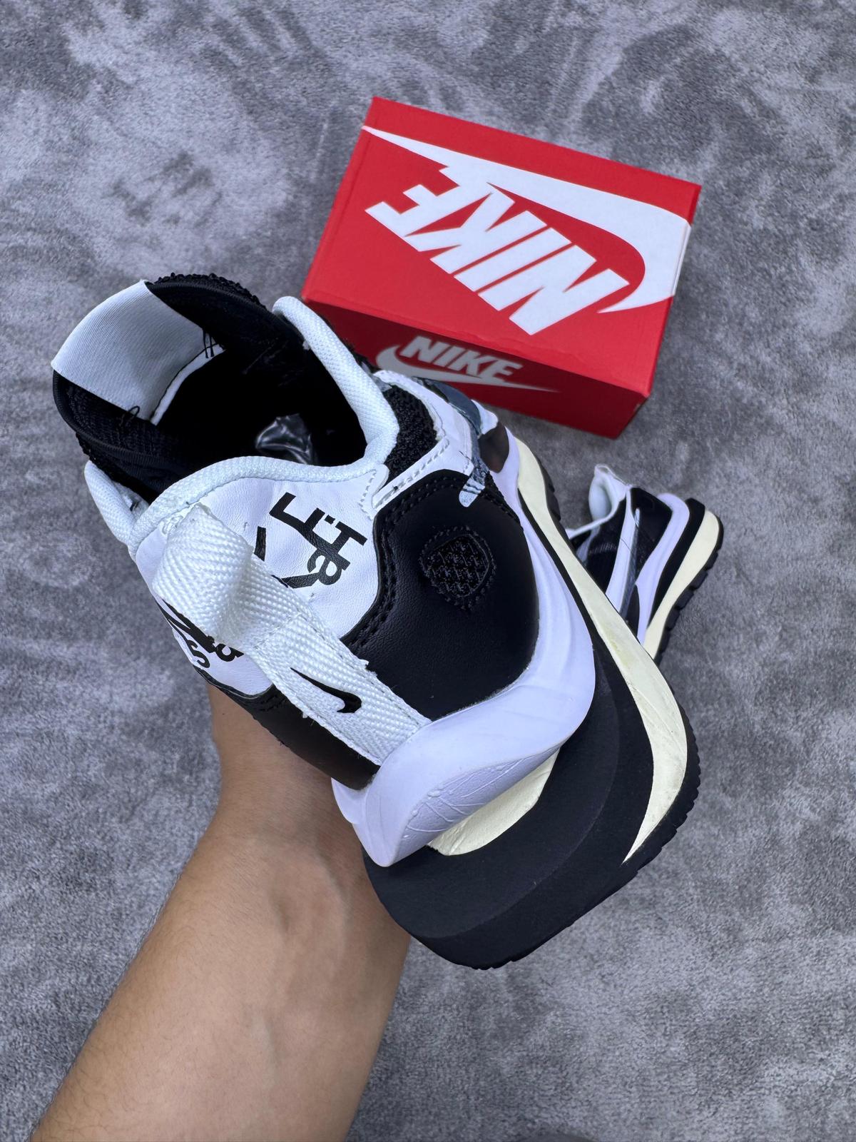 Nike x sacai vaporwaffle black white