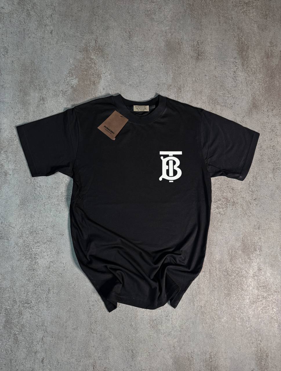 Camiseta Burberry negro logo blanco lateral