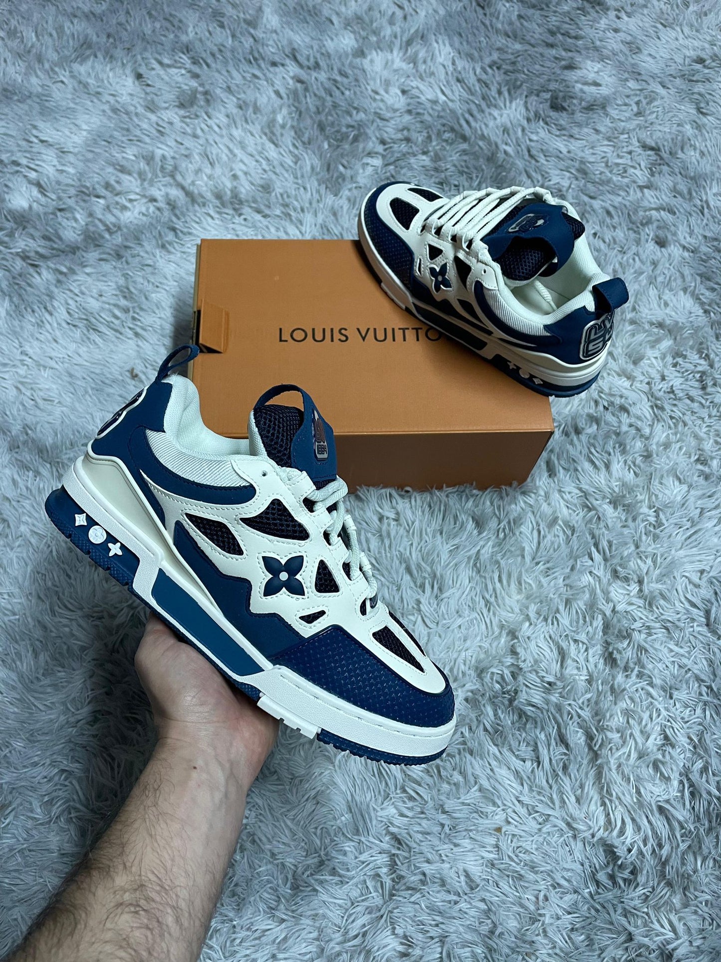 LV Skate azules y blancas