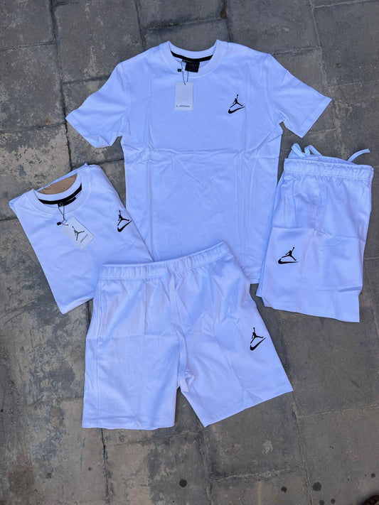 Conjunto corto jordan blanco logo negro