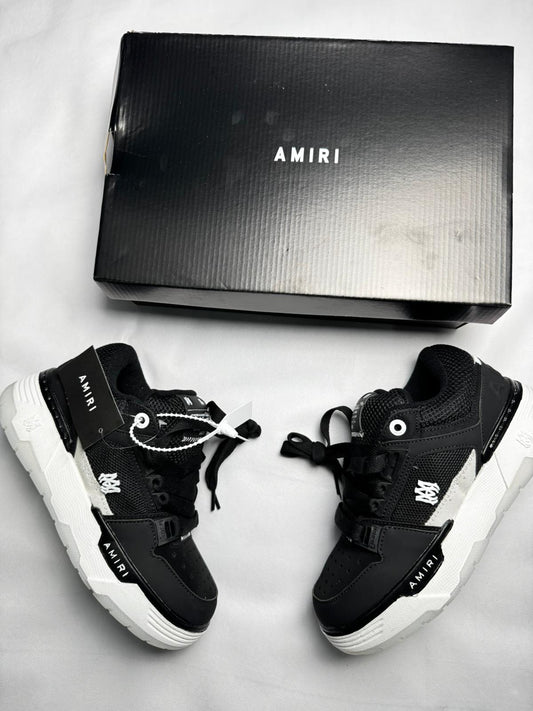 Amiri negras logo blanco