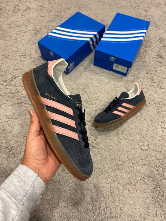 ADIDAS GAZELLE AZUL MARINO LOGO ROSA Y DORADO