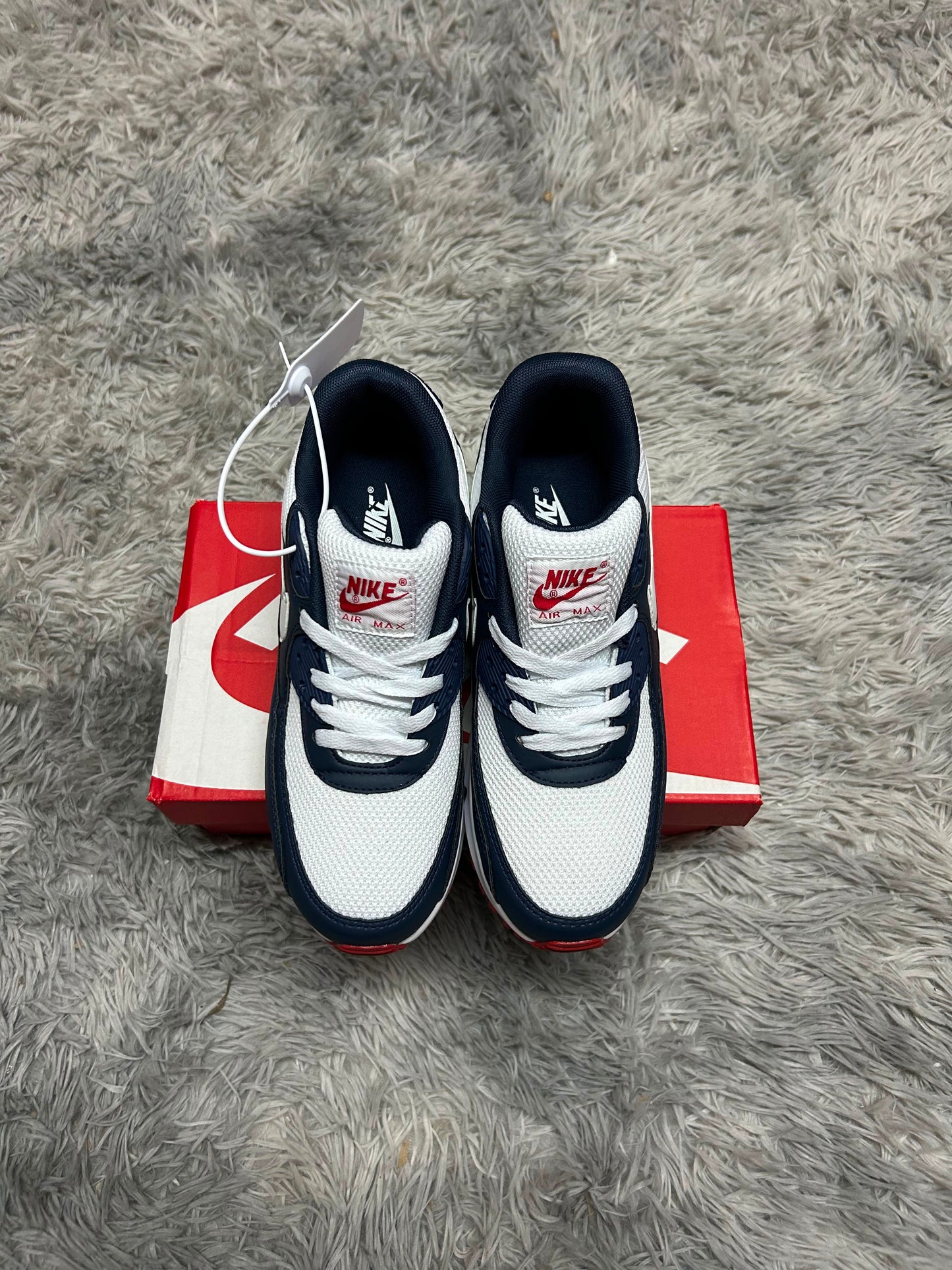 AIR MAX 90 azul marino y blanco detalles rojos