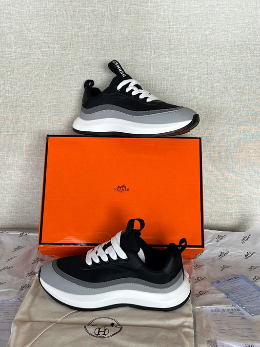 Hermes azul negras detalles grises y blancos