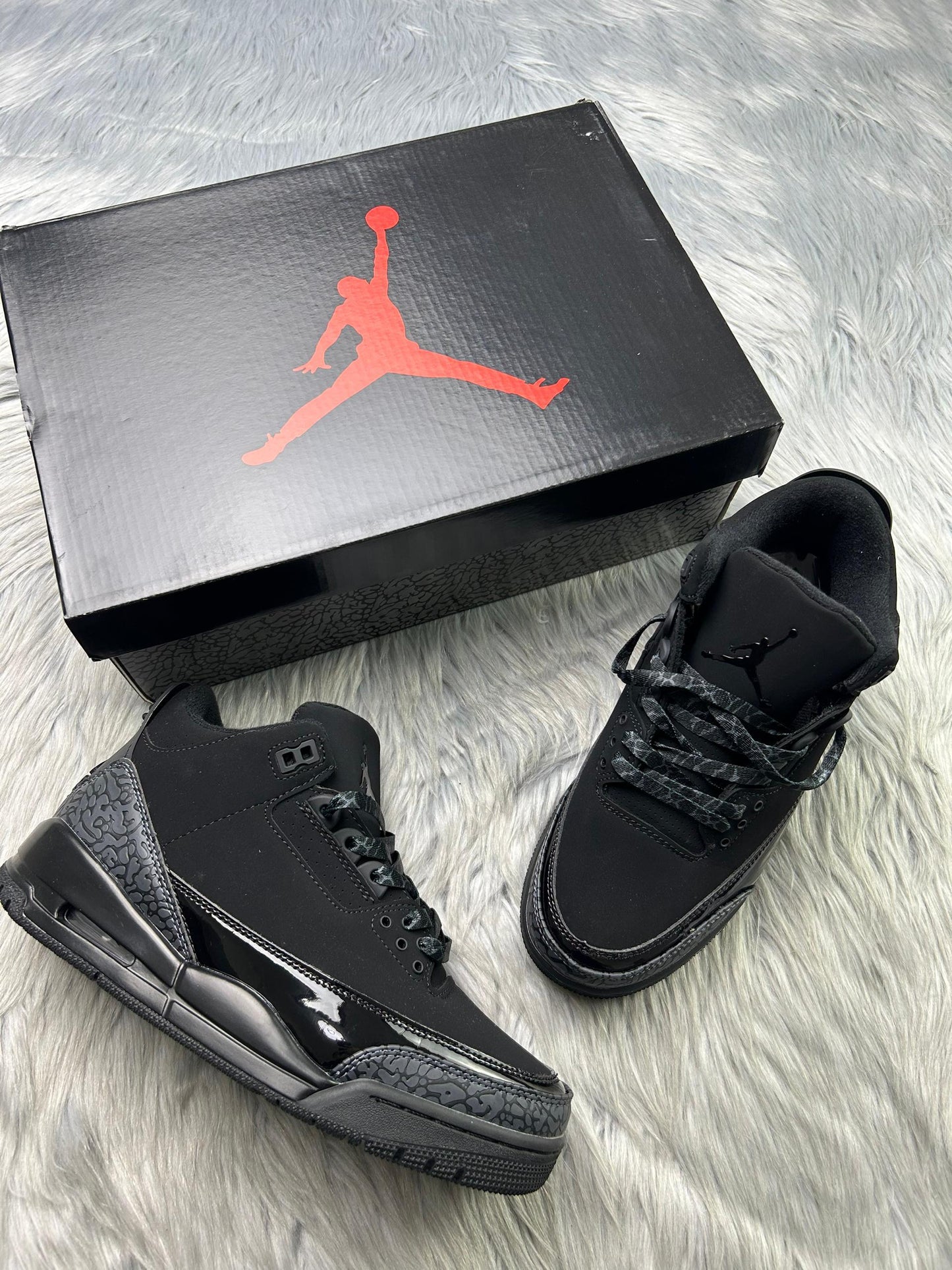 JORDAN 3 NEGRAS