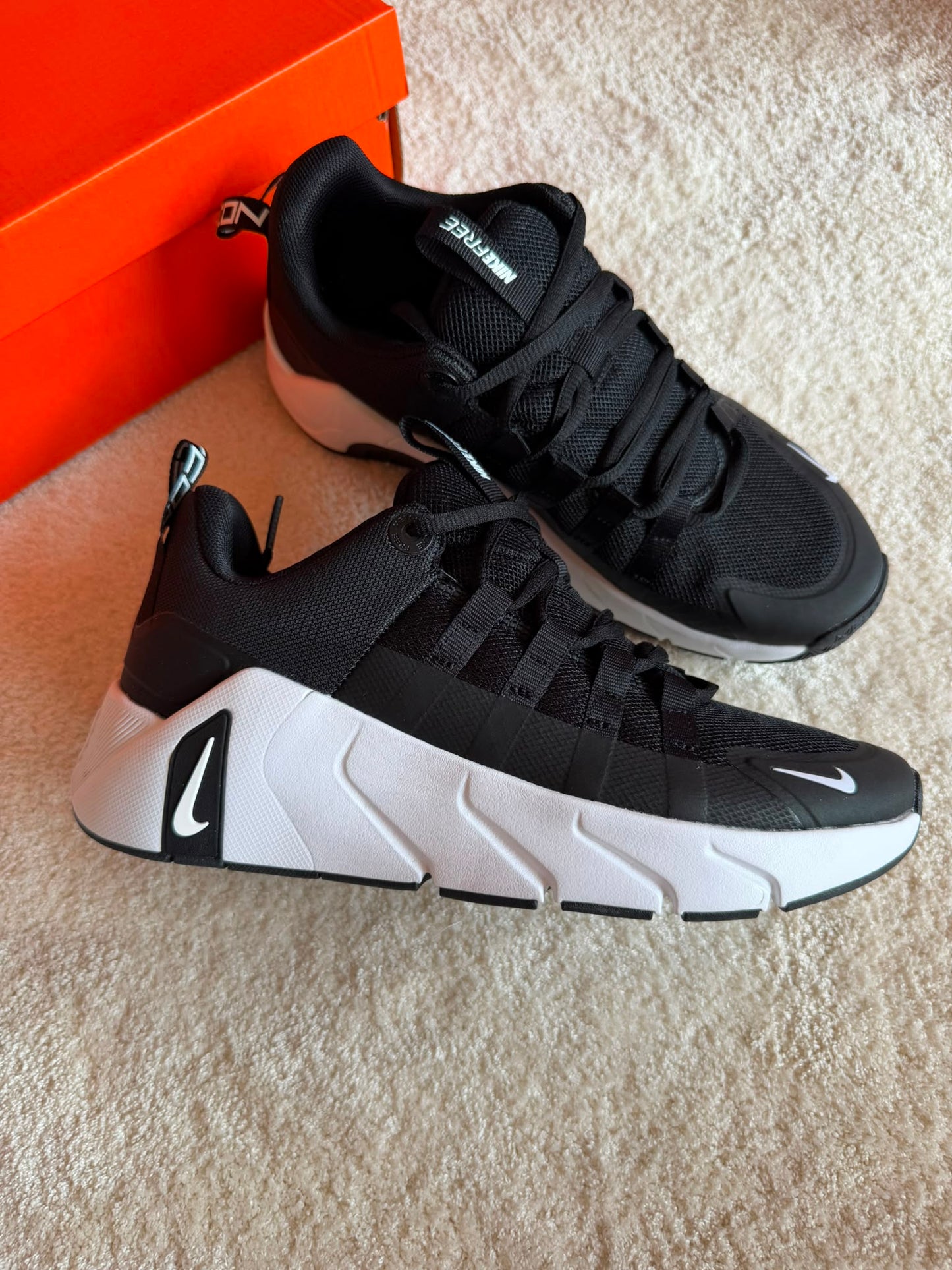 Nike Free Metcon 7 negro logo blanco