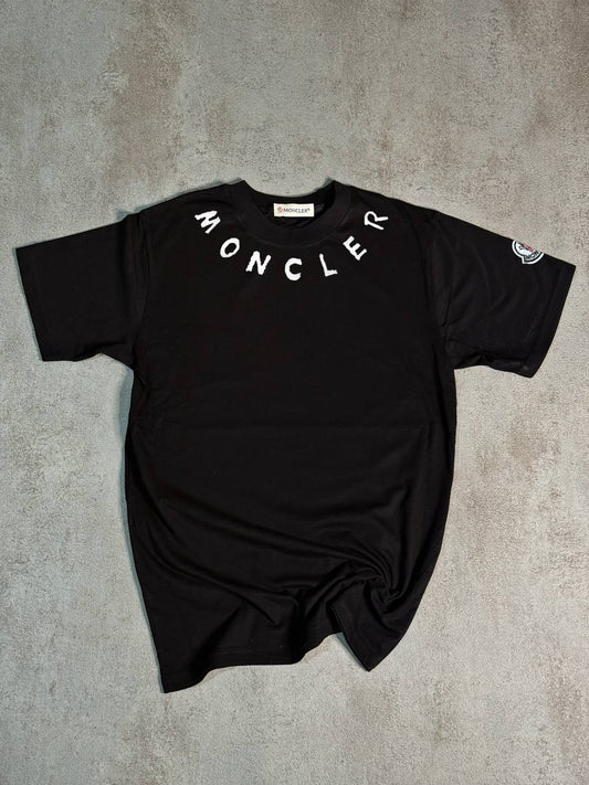 Camiseta Moncler negro logo cuello blanco