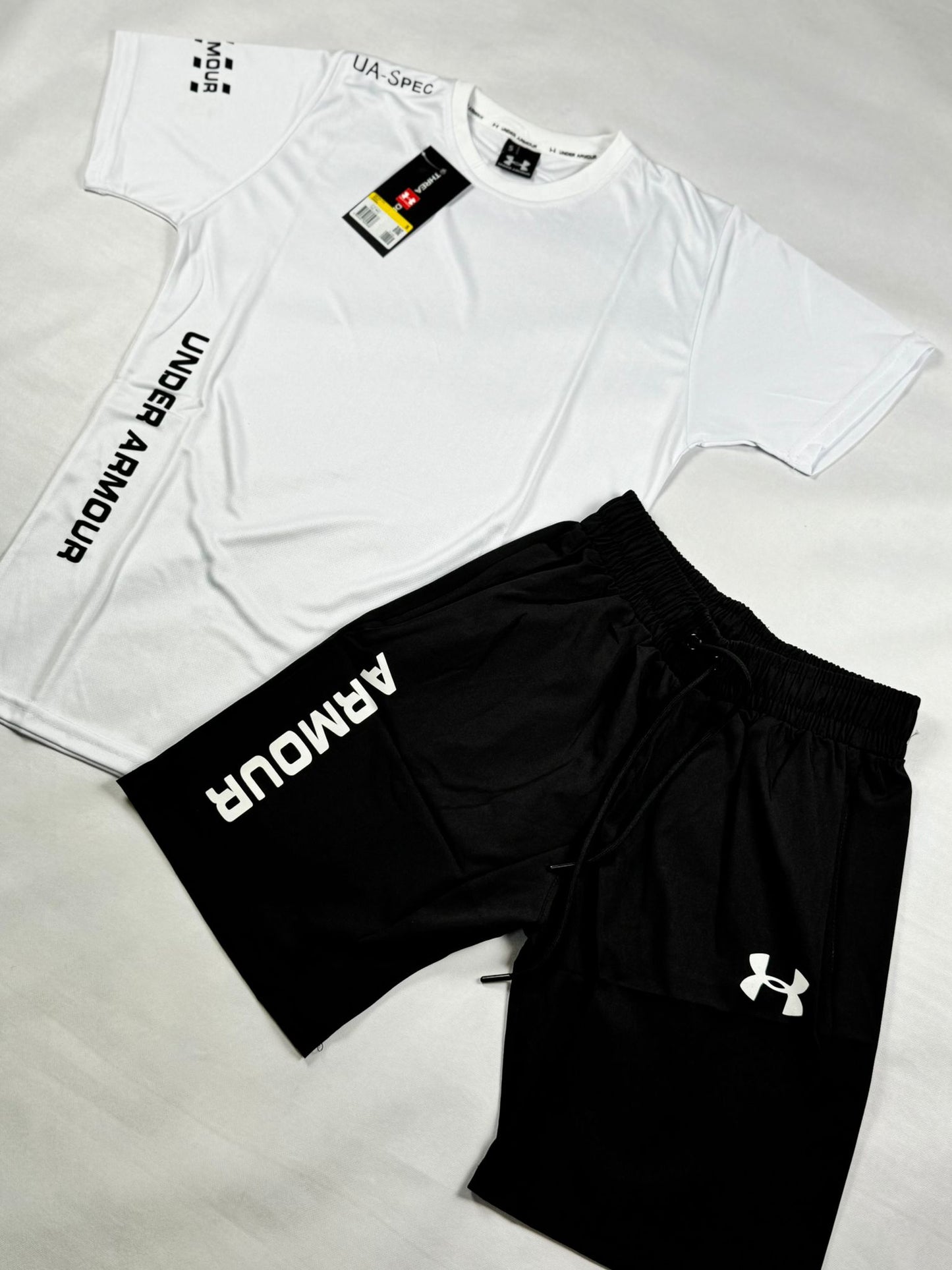 Conjunto under armour blanco logo negro