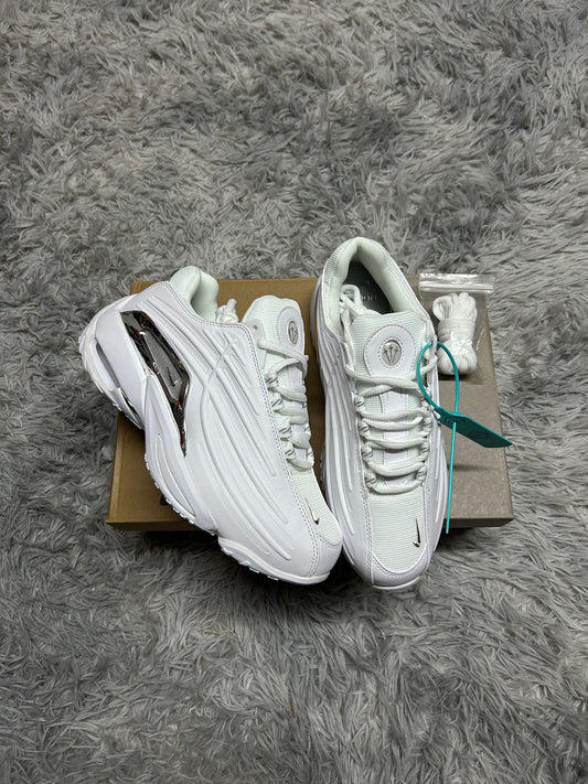 NOCTA HOT STEP II BLANCAS LOGO GRIS