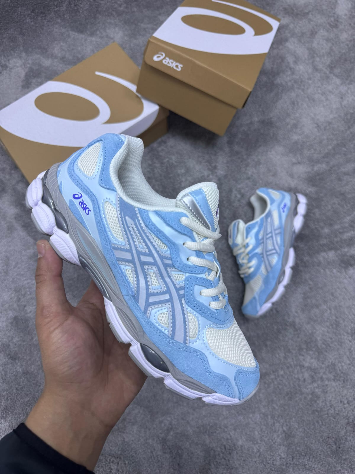 Asics Gel azules y blancas