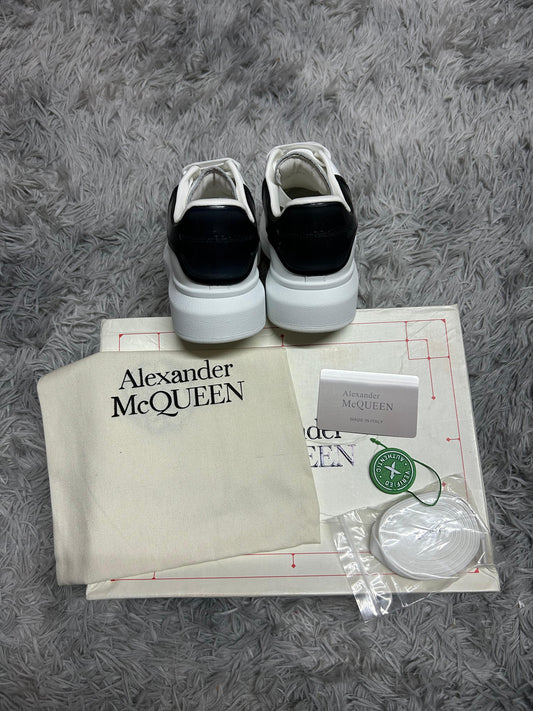 ALEXANDER MCQUEEN blancas y negras