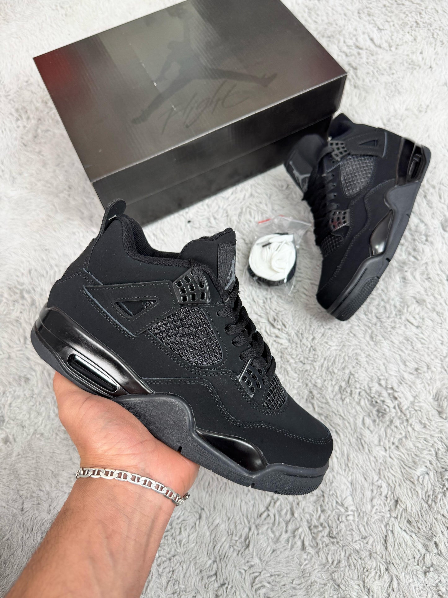 Jordan 4 negras