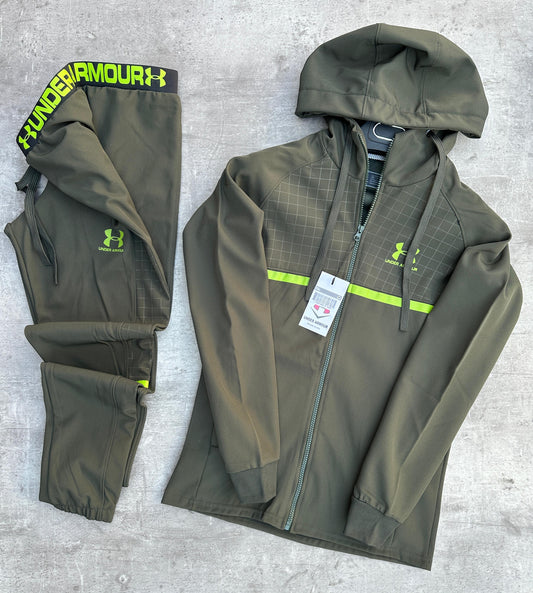 Chandal under armour verde oscuro logo fluor cuadros