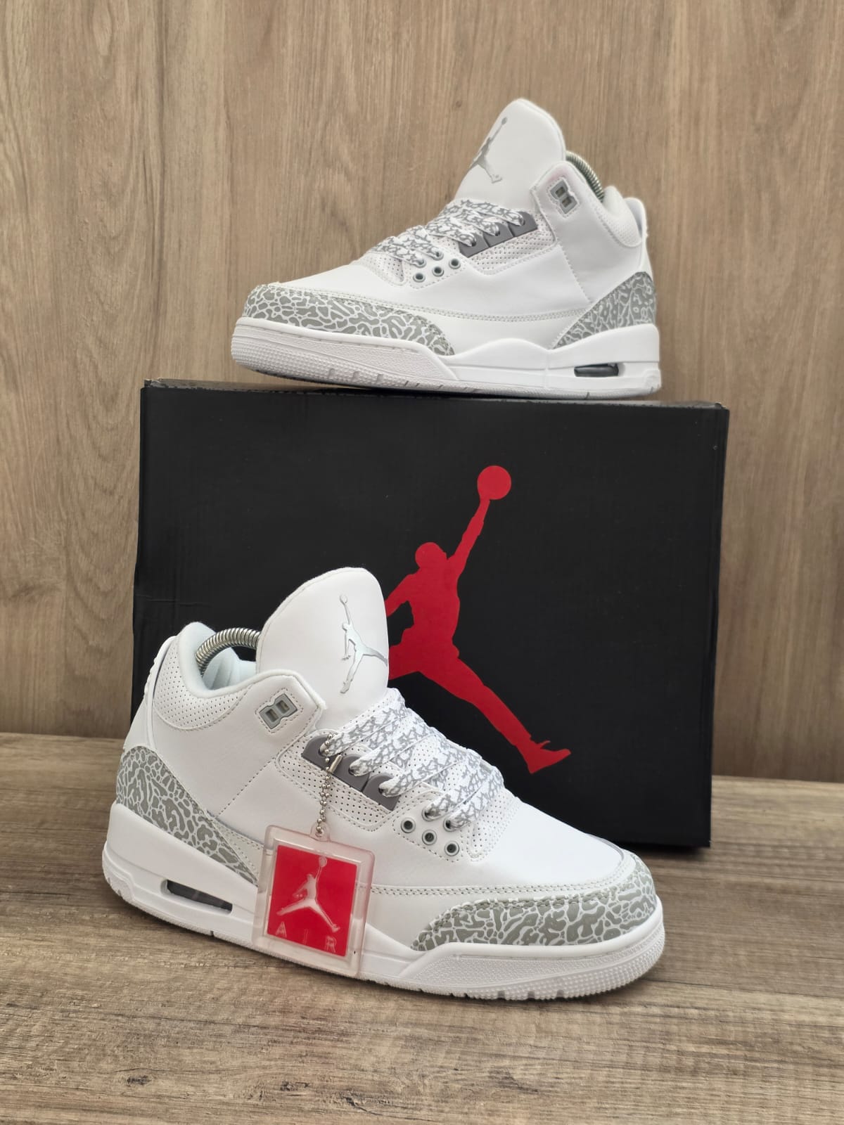 Jordan 3 blanca gris