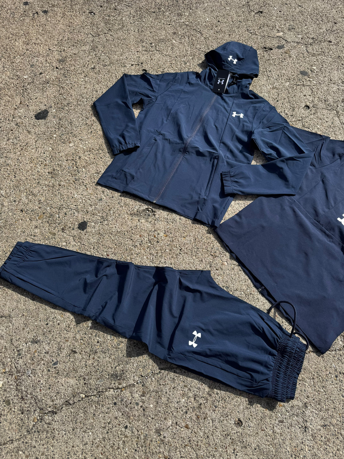 Chandal under armour azul marino logo blanco