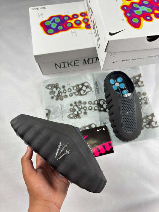 Nike Mind 001 x Nocta negro logo negro