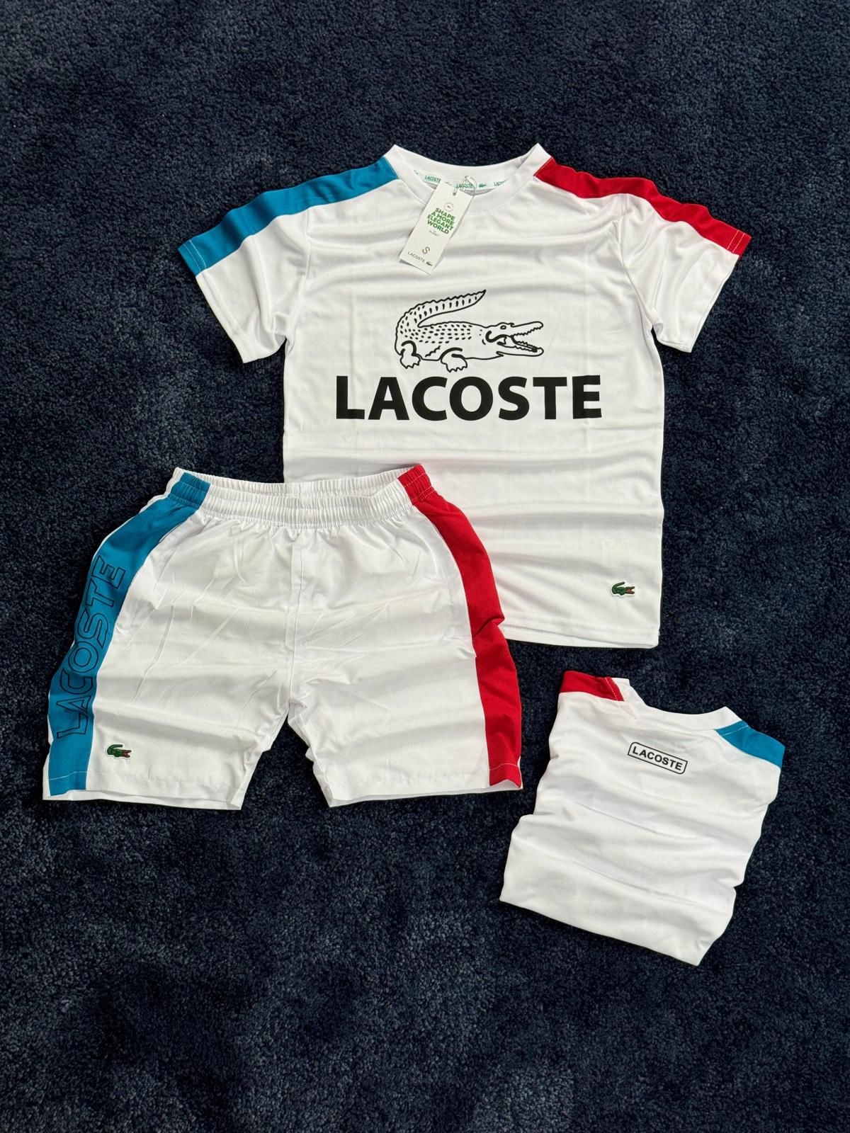 Conjunto Lacoste blanco logo negro detalles rojo y azul