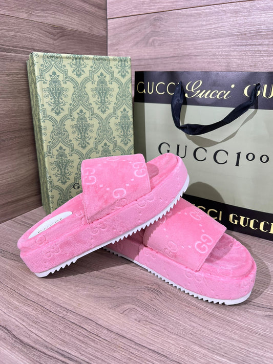 Chancla Gucci mujer terciopelo rosas detalles blancos