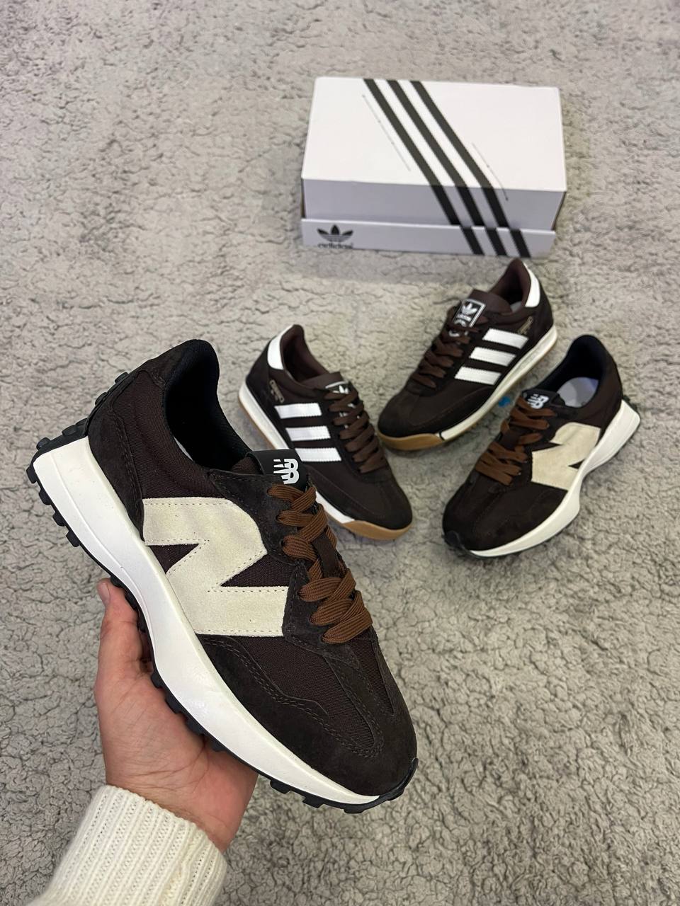 NEW BALANCE 327 marron logo crema